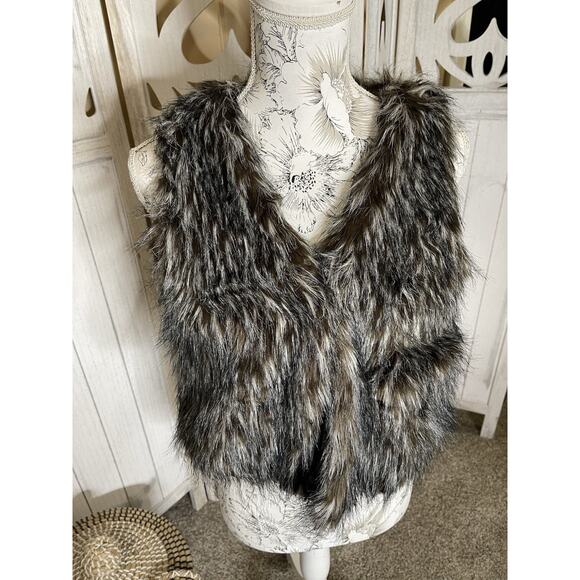 ESCIO Womens Brown Faux Fur Vest Fully Lined Soft Size Medium Cropped Anthro - Picture 1 of 7